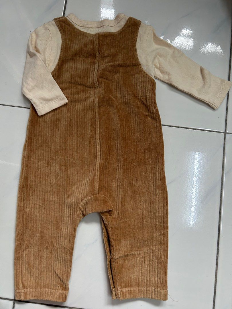 Dungarees (Category: Babies & Kids Fashion) located in Ipoh. Submitted by vintage.ah (Listing ID 1381465449, Image 3). Description: Unisex.