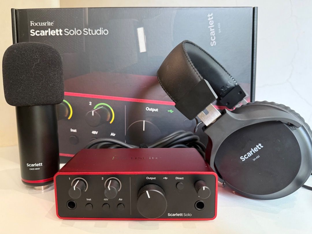 Focusrite Scarlett Solo Studio Pack (4th Generation) - Audio Interface ...
