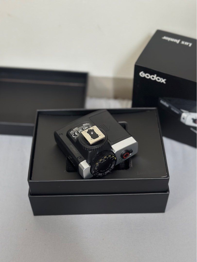 Godox Lux Junior Retro Camera Flash (Category: Flashes) located in Manila. Submitted by mxriella (Listing ID 1381498075, Image 2). Description: ▫️ Compatible with FUJIFILM, Canon, Nikon, Olympus, and Sony cameras ▫️MF / AF Controls ▫️ Optical S1 & S2 Setting w/ Vintage Design ▫️ Runs on 2 x AAA Batteries (Rechargeable AAA Recommended) ▫️Manual & Auto Modes, Fixed 28mm Coverage 🔸Condition: Good as new (nasa 3x lang ‘to nagamit) 🔸NO issue .