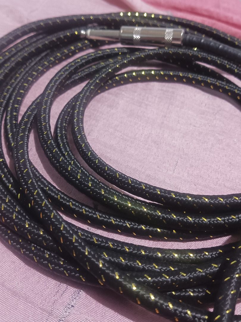 guitar cable (Category: Musical Instruments) located in Dasmarinas. Submitted by raf.raf1 (Listing ID 1381483003, Image 2). Description: guitar cable in good condition 6 meters rfs: extra cable.