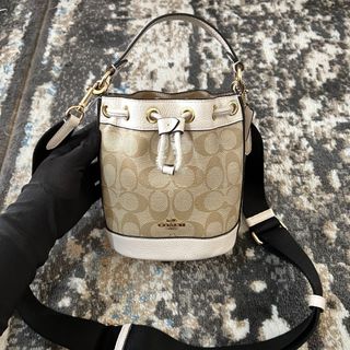 (Kategori: ) berada di . Dikirim oleh laspaccios (ID iklan 1381478151, Gambar 1). Deskripsi: .