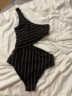 (Category: ) located in . Submitted by cheapfindsph (Listing ID 1381621494, Image 1). Description: .