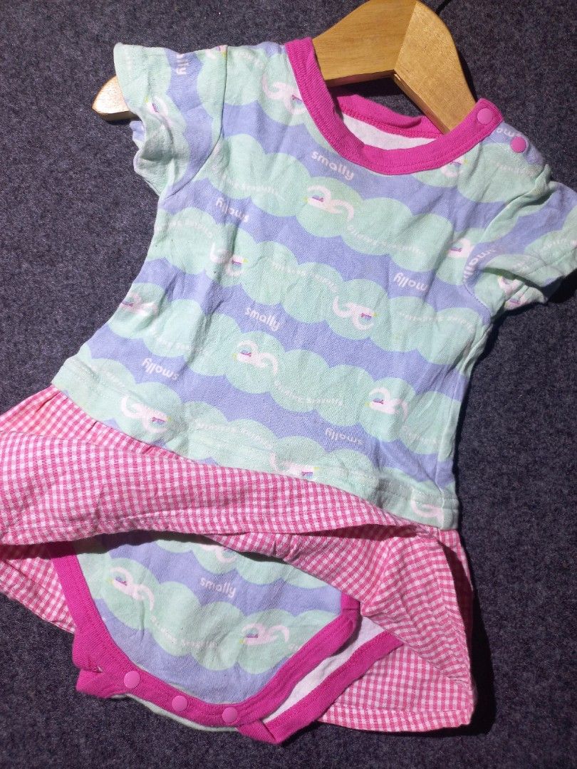 [Import] jumper baby girl 6-12m (Kategori: Baju Bayi) berada di Sidoarjo. Dikirim oleh pl.bymezzaluna (ID iklan 1381639683, Gambar 2). Deskripsi: 🎀 import 🎀 6-12 bulan 🎀 ld 26cm | pj 38cm 🎀 sedikit noda ball, lainnya very good condition.