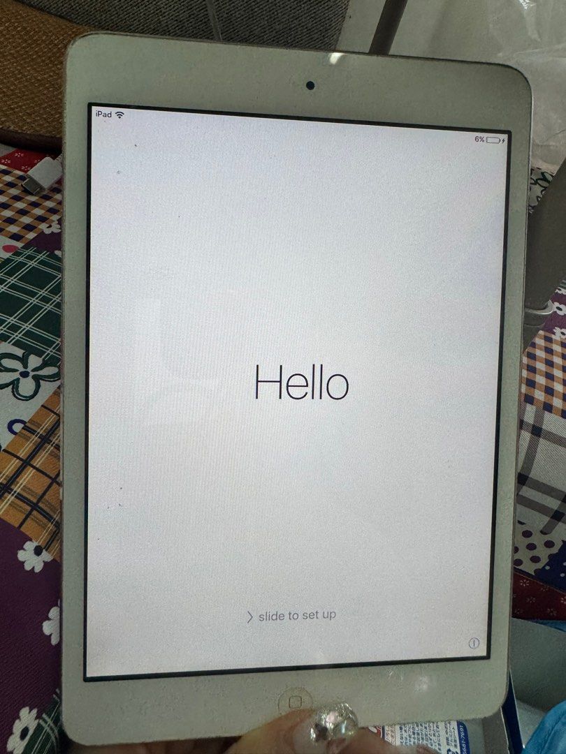 ipad mini 第一代 （分類：平板電腦 - iPad）位於 Hong Kong。 由 luna666 提交（商品編號 1381562305，圖片 2）。簡介： 應該舊到已version update唔到，容量如圖 wifi only 16GB 2012 年10月購自apple store 有刻字。