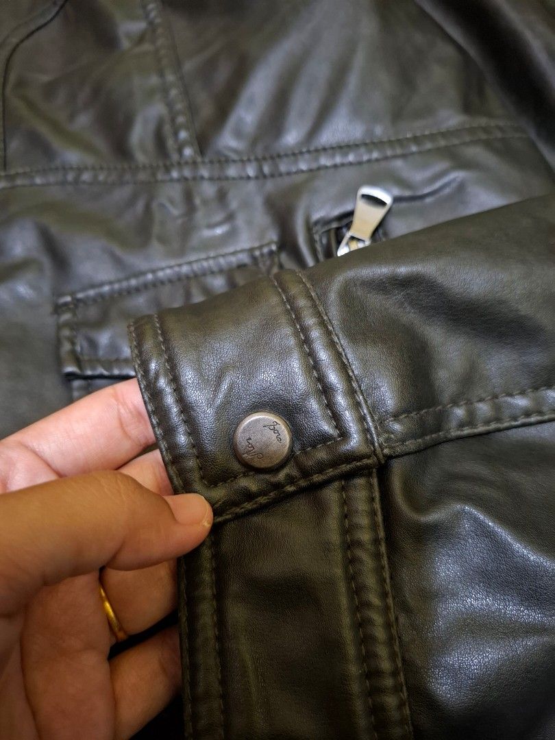 Jaket kulit zara man, Fesyen Pria, Pakaian Baju Luaran di Carousell