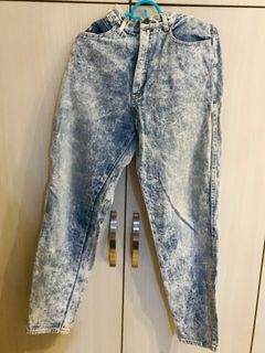 (Category: ) located in . Submitted by deeyanacloset (Listing ID 1381584122, Image 1). Description: .