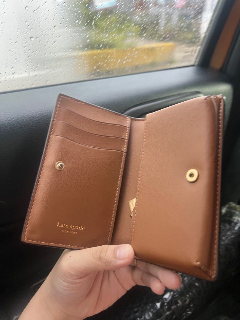 Kate spade (Category: Wallets & Card holders) located in Bulacan. Submitted by tintin.rock-11521 (Listing ID 1381514851, Image 2). Description: .