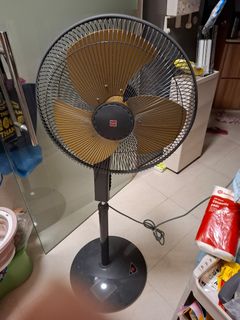 (Category: ) located in . Submitted by swiftdolphin.f3de21 (Listing ID 1381576797, Image 1). Description: .
