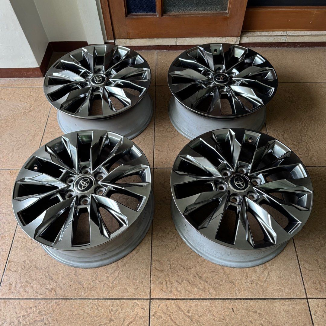 LC300 Stock Mags 20 inches (Category: Mags and Tires) located in Angeles City. Submitted by miggyhipolito (Listing ID 1381504328, Image 3). Description: Land Cruiser 300 Stock Mags Brand new condition w/ center caps. Casa to house only. Sold the tires already! 4pcs for 32k only Angeles City, Pampanga .