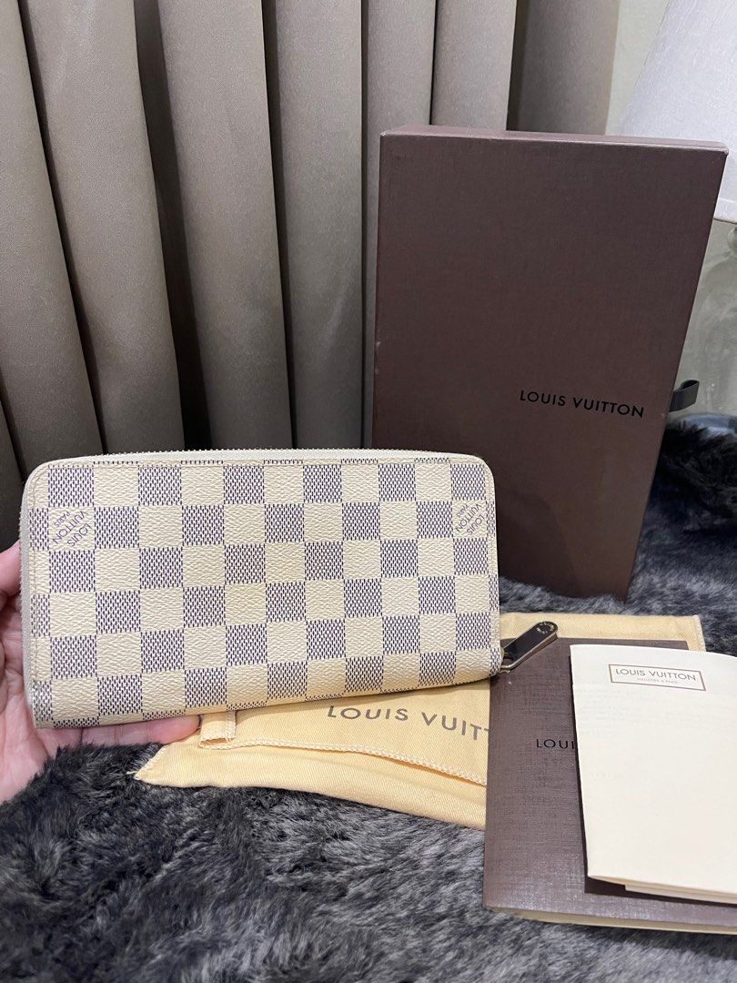 Louis Vuitton Azur Zippy Wallet (Category: Luxury Bags & Wallets) located in Quezon City. Submitted by theluxurycityph. (Listing ID 1381470704, Image 1). Description: Louis Vuitton Zippy Azur Wallet Complete box dustbag lv receipt We are delighted to let you know that we are now accepting Credit Cards, Debit Cards, and Mobile Payment Apps. Shopping just got easier! 💛 Buy Now Pay Later 3 Months 0% Interest Installment for BDO Cards *additional 5%