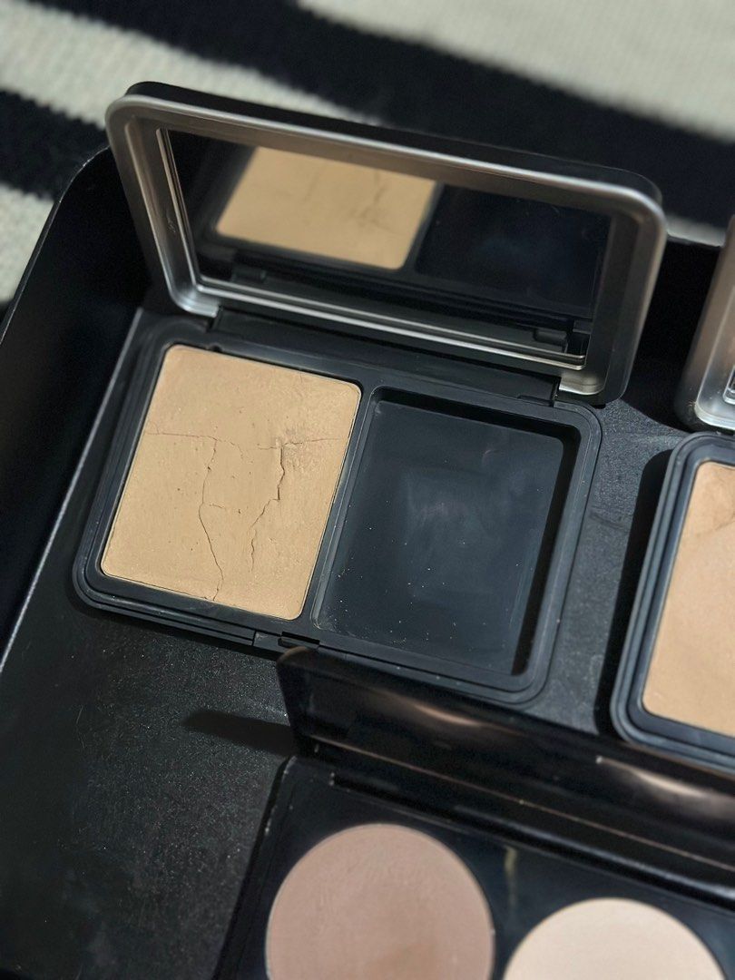 SALE ‼️Make up for ever bundle (Category: Makeup) located in Antipolo. Submitted by ttrends (Listing ID 1381643857, Image 3). Description: Mufe hd foundation and contour bundle please check the photos 1 pan has been pressed due to cracks, please manage your expectation. ty rfs: downsizing my makeups!.
