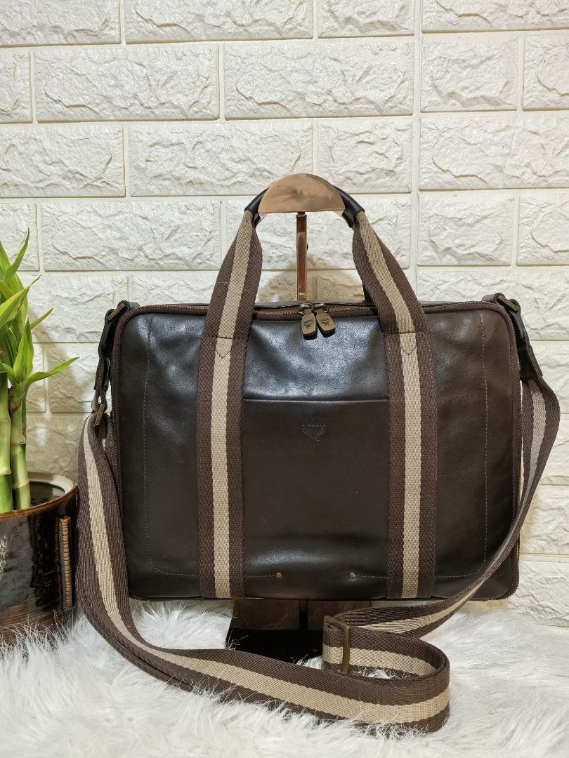 🔹MCM 2WAY BRIEFCASE LEATHER DOCUMENT MESSENGER LAPTOP BAG🔹 (Category: Luxury Bags & Wallets) located in Paranaque City. Submitted by sophiasamcloset (Listing ID 1381552459, Image 1). Description: 🔹💯% GUARANTEED AUTHENTIC / ORIGINAL MCM 2WAY BRIEFCASE LEATHER DOCUMENT MESSENGER LAPTOP BAG. 🔹MADE in KOREA 🔹YKK zipper 🔹with Detachable Laptop compartment. 🔹DIMENSIONS ➡️Height : 10 inches ➡️Length : 14 inches ➡️Width : 3 inches 🔹MEETUP🔹 ➡️ S