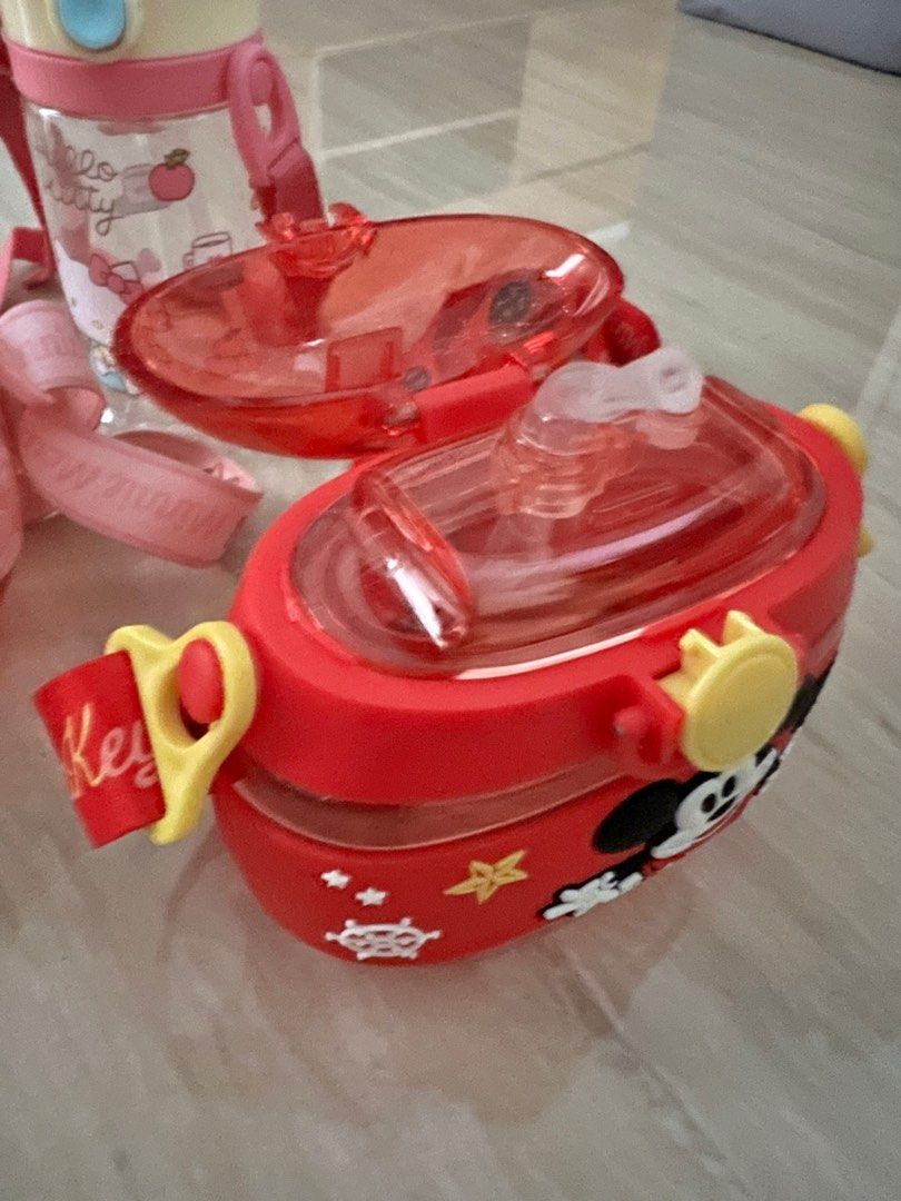 Mickey Minnie Hellokitty botol minum (Kategori: Perawatan & Makanan Anak) berada di Jakarta Barat. Dikirim oleh koperbekasku (ID iklan 1381559893, Gambar 3). Deskripsi: Second. Harga untuk 3pc botol minum..