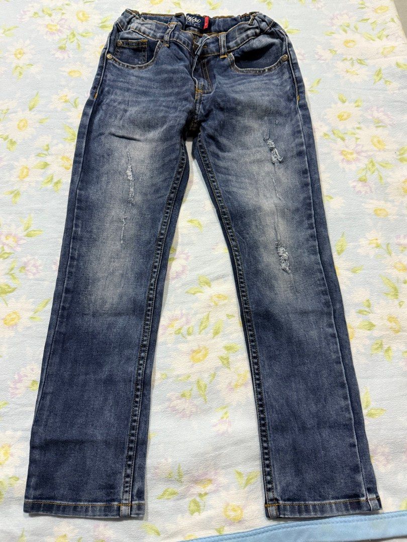 Mossimo pants for kids (Size: L) (Category: Babies & Kids Fashion) located in Angeles City. Submitted by peebee27 (Listing ID 1381588583, Image 1). Description: Waist: 22 to 25 inches Length: 28 inches For 5 to 7 years old panlalaki.