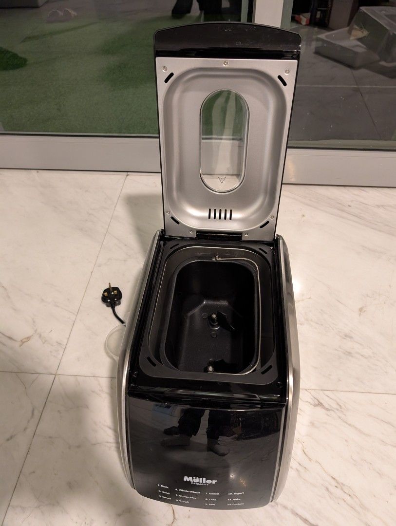 Muller Bread Maker (Category: Breadmakers) located in Kuala Lumpur. Submitted by khaleelmit80886 (Listing ID 1381569672, Image 3). Description: Used twice KL only.