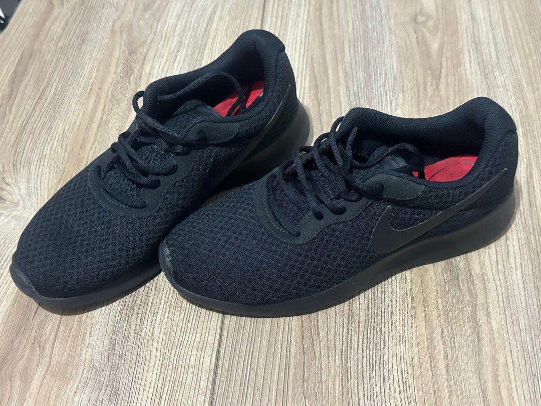 Nike JV2 all-black - Unisex (Original) (Category: Sneakers) located in Caloocan City. Submitted by eunoshop (Listing ID 1381602949, Image 2). Description: Nike JV2 all-black - Unisex (Original) bought in Nike Qatar No box Size - US 8 ₱1,200 Availability: 🔹 Meetup: Only at Capitol Park Homes 2, North Caloocan (Payment is on the spot during meetup) 🔹 Delivery via Lalamove: shipping fee shoulder by buyer Payment required first via GCash 🔹No rush 
