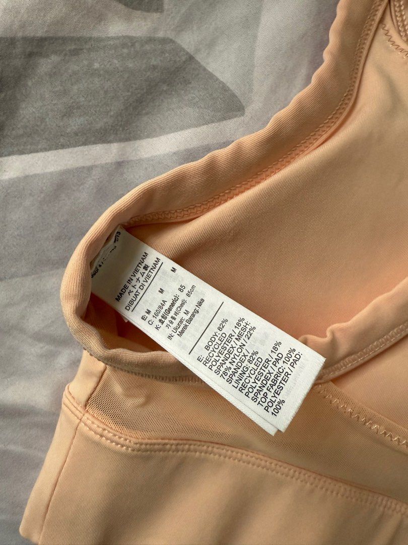 Nike Sports Bra (Category: Activewear) located in Manila. Submitted by thesecondhandshop (Listing ID 1381474174, Image 3). Description: .
