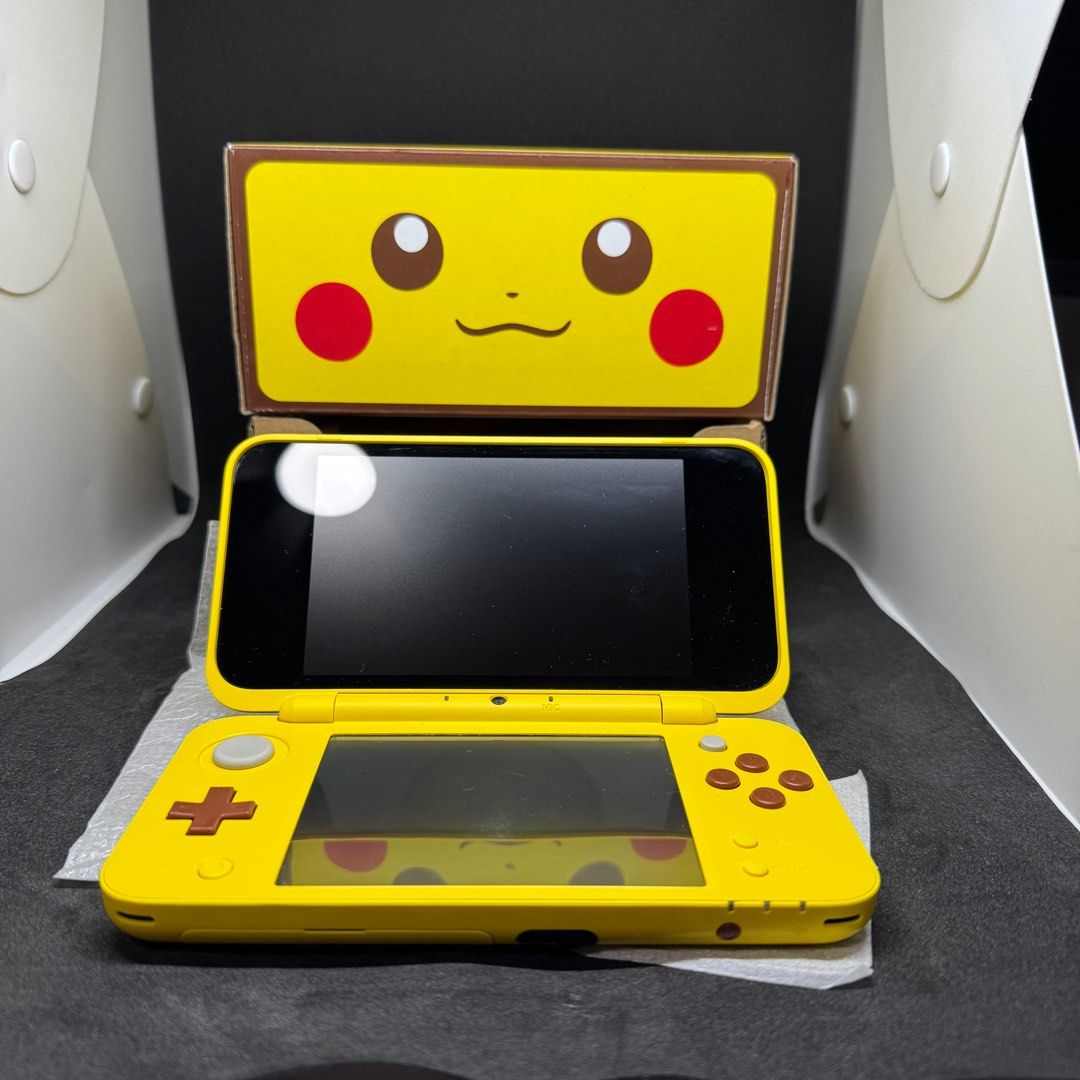 Nintendo New 2DS XL Pokemon edition Pikachu Face Australia version63108479496962111