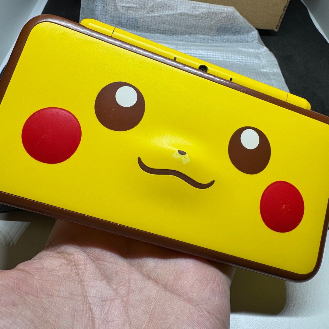 Nintendo New 2DS XL Pokemon edition Pikachu Face Australia version63108479496962113