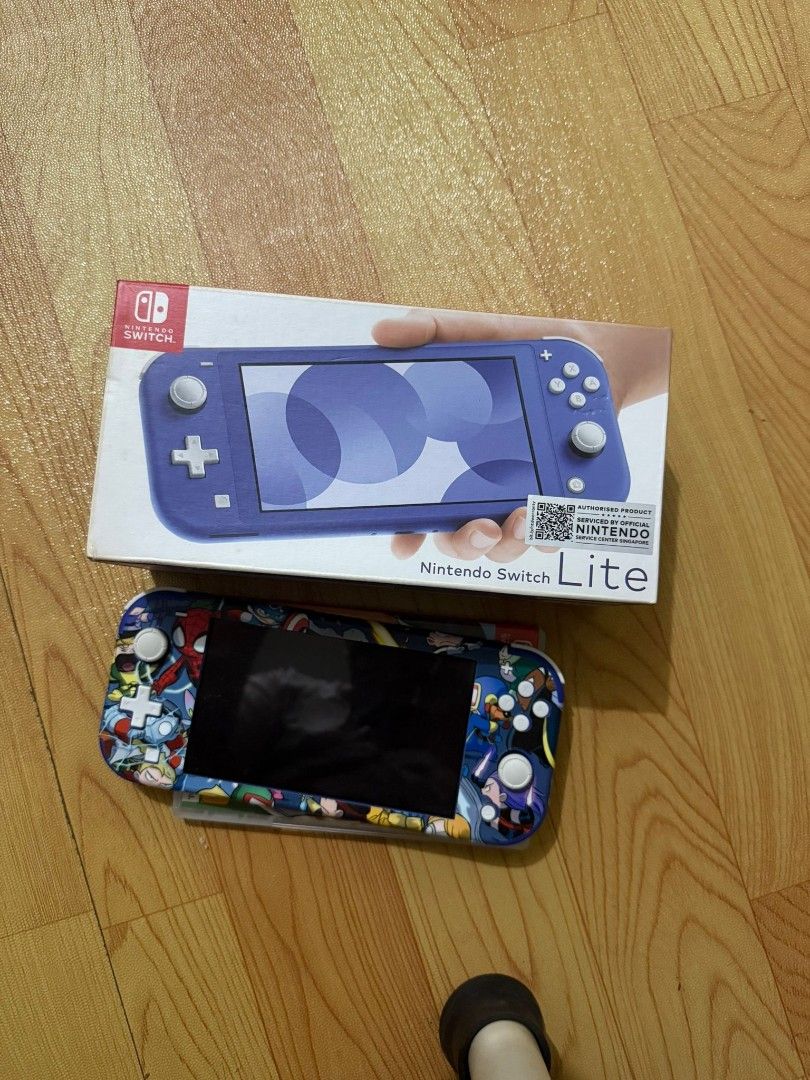 Nintendo Switch Lite (Blue) + GTA Trilogy63108086023681111