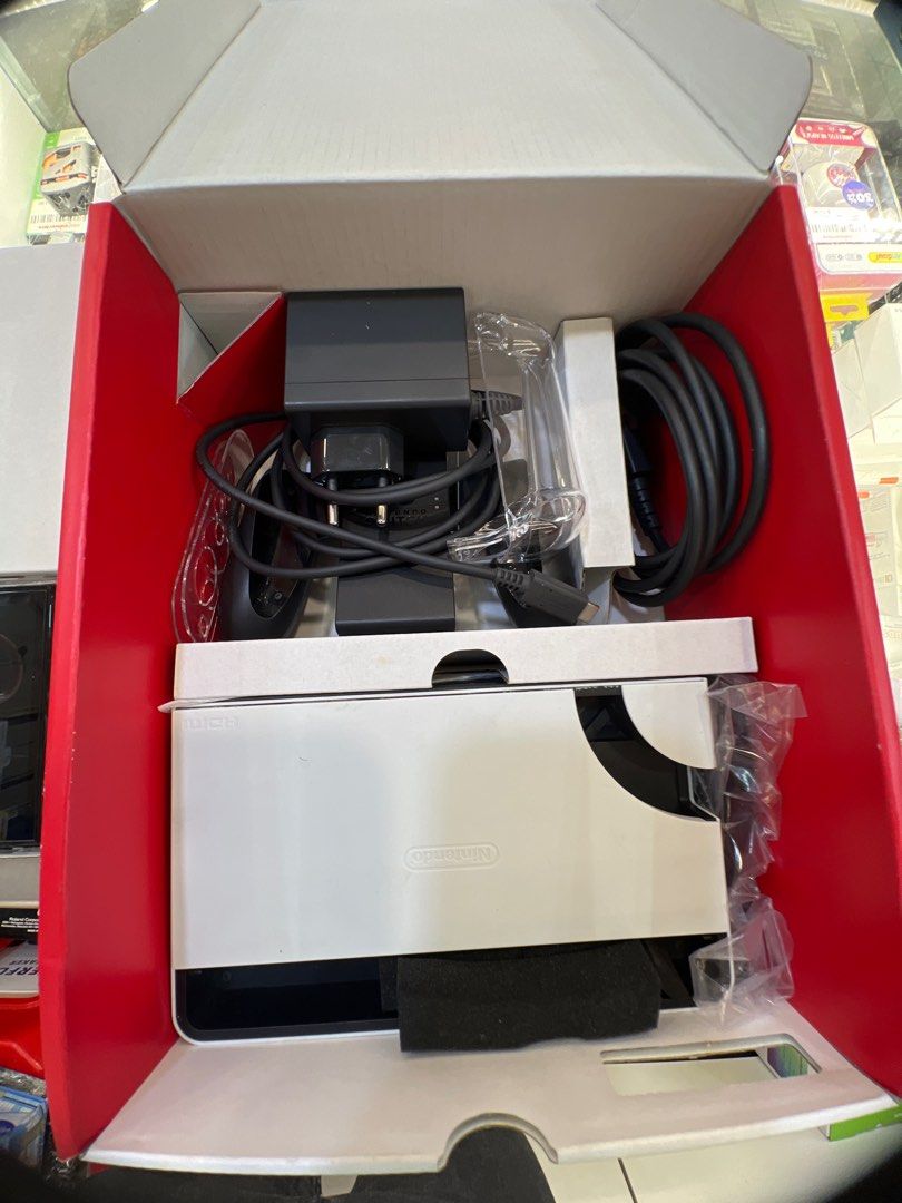 Nintendo Switch OLED Model - White63107700766338111