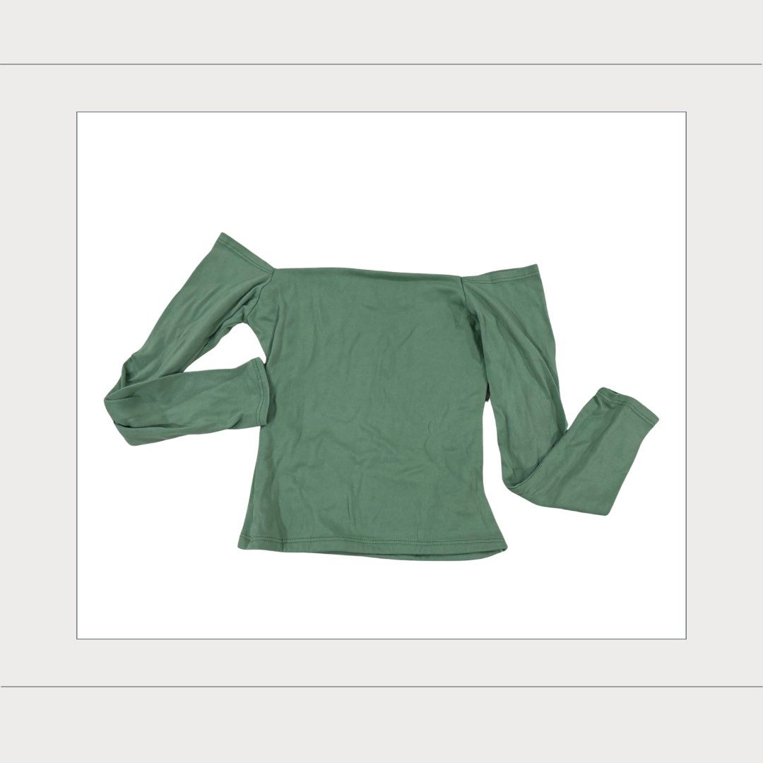 Offshoulder Long Sleeves Double Lining Top (Category: Longsleeves) located in San Juan City. Submitted by beyondtherack (Listing ID 1381628231, Image 1). Description: Used once .