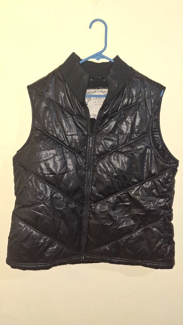 Old Navy Black Puffer Vest XL (Category: Coats, Jackets and Outerwear) located in Baguio. Submitted by declutter_scarlet (Listing ID 1381654684, Image 1). Description: Full Zip Fleece Lined Mock Neck Size XL Free shipping Location: Baguio City DM me for more info Check out my profile for more listings.