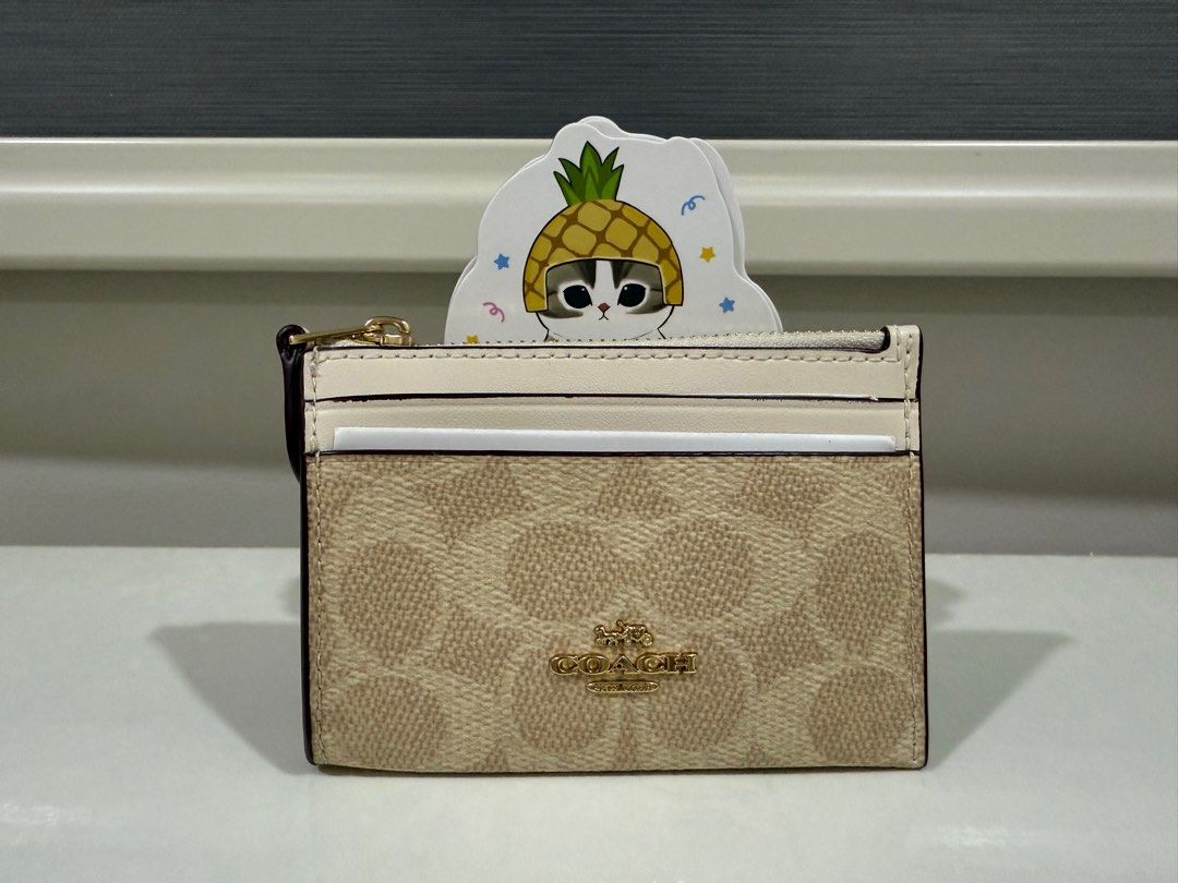 Original Coach ID Case - Signature Denim (Category: Luxury Bags & Wallets) located in San Juan City. Submitted by beyondtherack (Listing ID 1381629279, Image 1). Description: Mini Skinny ID Case in Signature Denim.