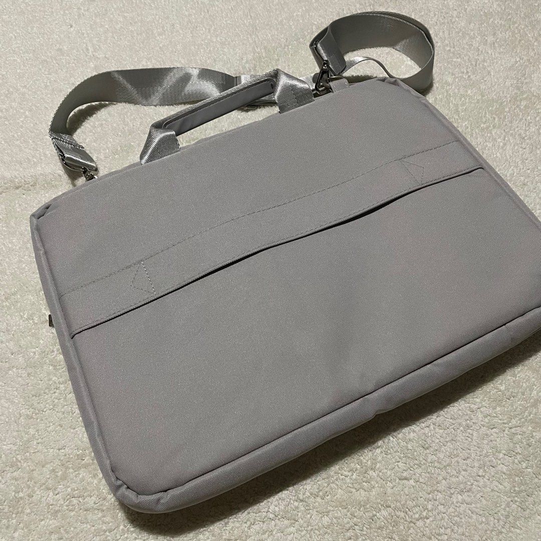 PL Laptop Bag (unisex) Gray (Category: Laptop Bags & Sleeves) located in Taguig. Submitted by sarisaristorebyks (Listing ID 1381611758, Image 2). Description: LAST PRICE POSTED❗️ Preloved Fits size 15 inc laptop With 2 front pockets Bought in NBS.