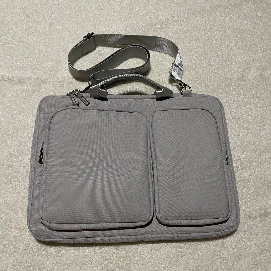 PL Laptop Bag (unisex) Gray (Category: Laptop Bags & Sleeves) located in Taguig. Submitted by sarisaristorebyks (Listing ID 1381611758, Image 1). Description: LAST PRICE POSTED❗️ Preloved Fits size 15 inc laptop With 2 front pockets Bought in NBS.
