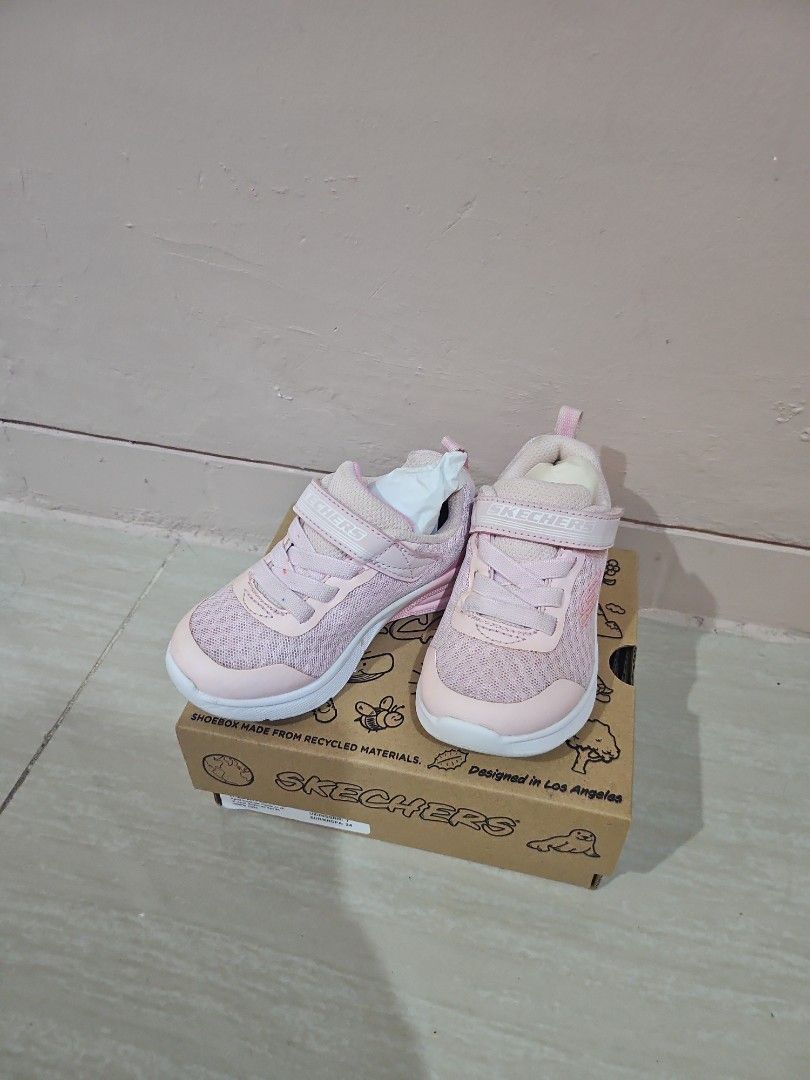 PL skechers pink 24 (Kategori: 1 hingga 3 tahun) berada di Cilegon. Dikirim oleh womenlist (ID iklan 1381598013, Gambar 1). Deskripsi: box lengkap skechers pink sz 24 cocok untuk sekolah anak usia 3th.