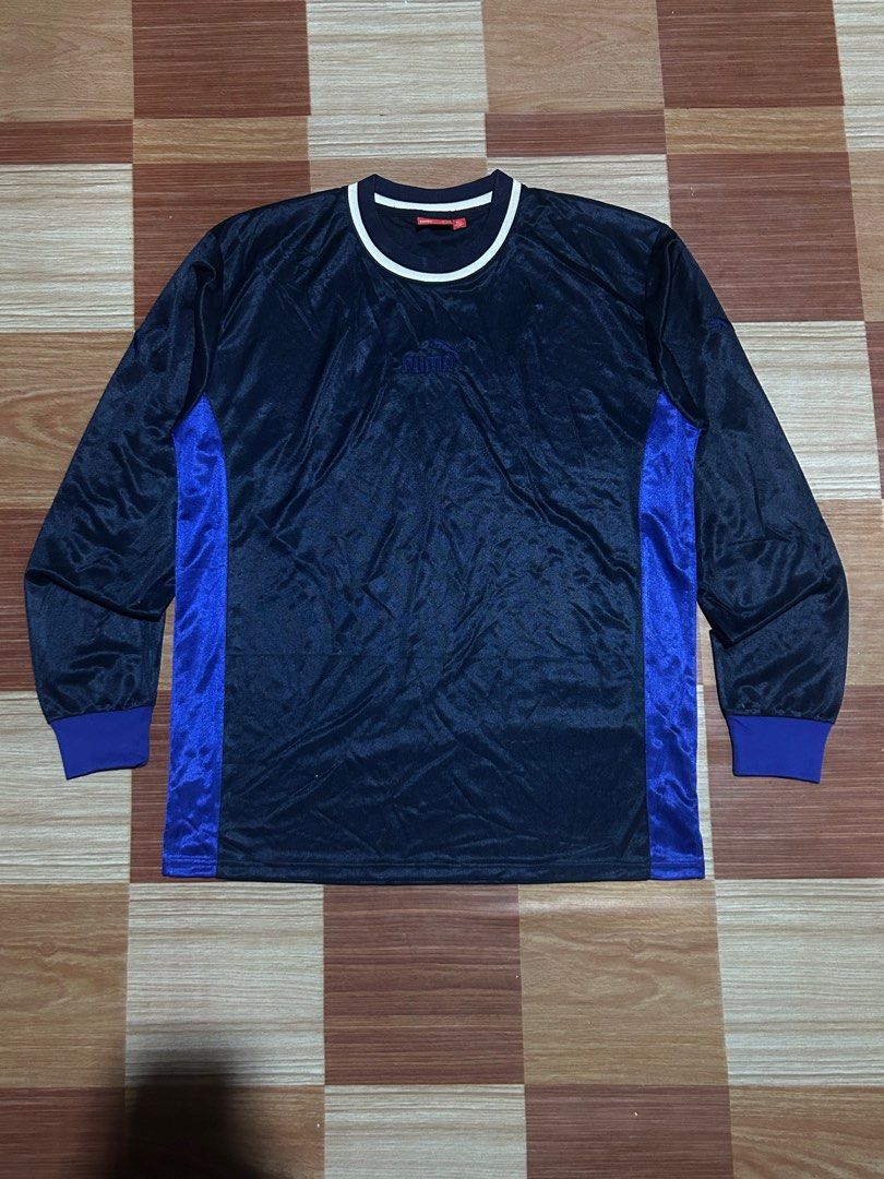 Puma Polyester Jersey longsleeves Medium on tag, fits even to Large (Category: Tshirts & Polo Shirts ) located in Batangas. Submitted by eri1224 (Listing ID 1381470892, Image 1). Description: all logos Embroidered(chest, two arm sleeves) with elbow pads no issue.