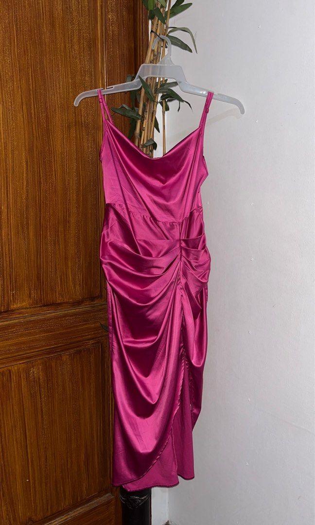 Sexy Cocktail/Formal Dress (Category: Evening dresses & gowns) located in Bacoor. Submitted by gwardrobe__ (Listing ID 1381653073, Image 2). Description: FOR RENT ✅ fits XS to Small ✅ perfect for events, will make you sexy & elegant! ✅ ₱200 security deposit, will be refunded once item is returned in good condition 📍 Bacoor City, Cavite PM me for more info. .