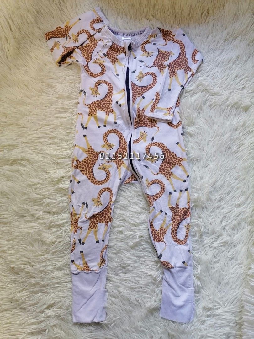 sleepsuit (Category: Babies & Kids Fashion) located in Masjid Tanah. Submitted by _random_preloved_ (Listing ID 1381525412, Image 1). Description: kesan basuhan (bulus halus). minor stain di pic. nanti mummy rendam dgn vanish etc ye.