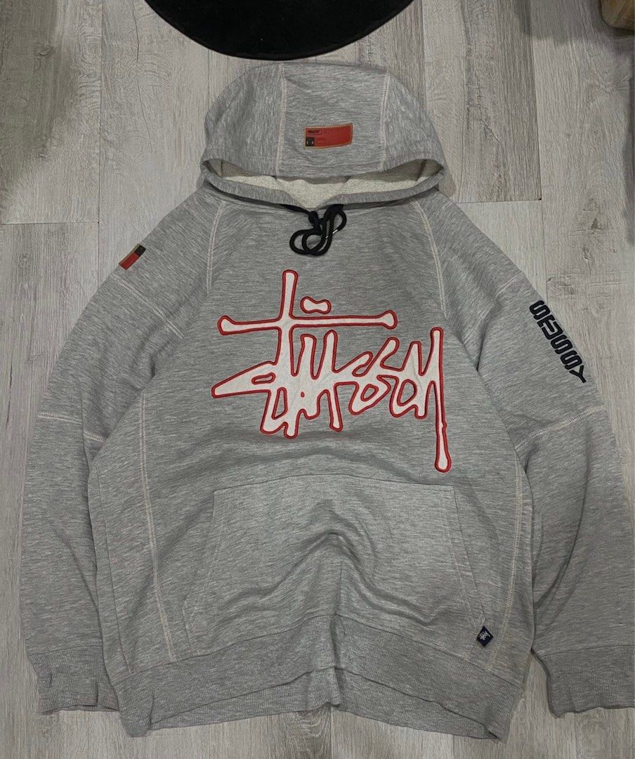 STUSSY SCRIPT VINTAGE (AUTHENTIC) (Category: Hoodies) located in Daraga. Submitted by sudeee (Listing ID 1381647859, Image 1). Description: STUSSY SCRIPT VINTAGE (AUTHENTIC) Dimes: 23 x 29 Issue: none Color Rate: 9/10.