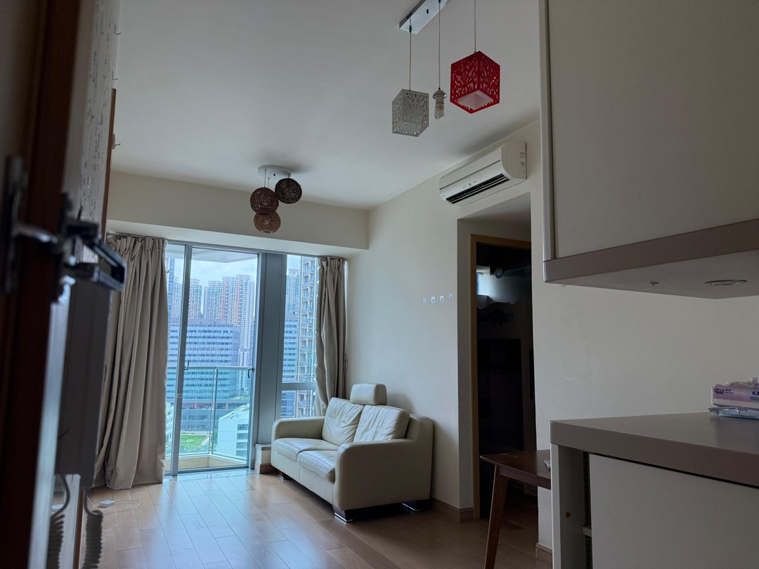 Great value! High-floor unit for sale at The Parkside, Tseung Kwan O64077577632513110