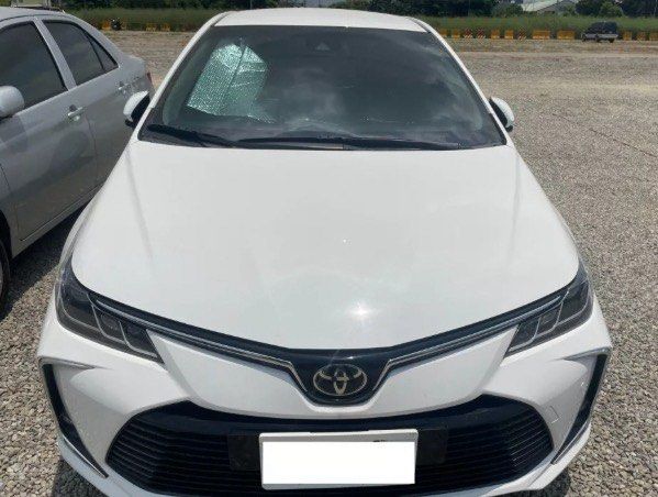 由 pipi1108cc (刊登 ID 1381562911，圖片 1) 提交，位於 台中市 (Taichung) 的 Toyota Corolla Altis 2019款 白色 🔍️售價：22萬 🔍️出廠：2019年 🔍️行駛里程：3萬公里 🔍️乘客數：4門5座 🔍️排氣量：1.8L (類別：汽車出售)，說明：🔍️廠牌型號：Toyota Corolla Altis 2019款 白色 🔍️售價：22萬 🔍️出廠：2019年 🔍️行駛里程：3萬公里 🔍️乘客數：4門5座 🔍️排氣量：1.8L 🔍️引擎燃料：汽油 🔍️驅動方式：2WD 🔍️變速系統：手自排 ★重要資訊★ 車輛均有第三方認證 ⭕️專業鑑定⭕️合格認證 ⭕️檢定報告⭕️一覽無疑 📣便宜賣🚫無事故🚫無泡水🚫無待修 提供💯完整第三方認證合格檢驗報告 保證✅實車實價✅車況透明✅安心購車 ★提供車況原始表 ★車況與認證表不符，退車並全額退費 ◎歡迎私訊預約賞車◎ ★早上10點到晚上18點 ★Line