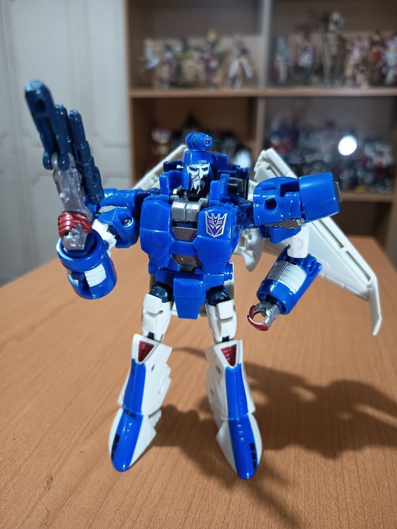 Transformers SCOURGE (Hasbro, 2010) (Category: Action & Battle Toys) located in Paranaque City. Submitted by coolcollectorstuff (Listing ID 1381617931, Image 3). Description: Transformers Scourge (Deluxe Class) by Hasbro - Loose but in excellent condition - Complete accessories: gun - Originally released in 2010.