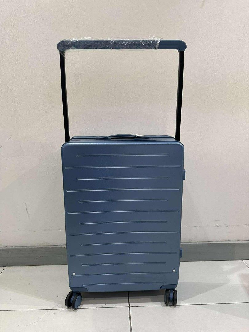Travel basic 24 inches luggage Blue (Category: Luggage) located in Paranaque City. Submitted by daniertoystore (Listing ID 1381645142, Image 2). Description: TSA lock hard case.