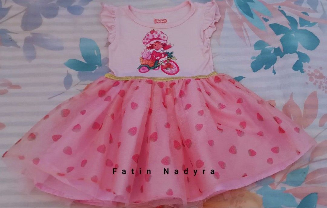 Tutu Dress (Category: Babies & Kids Fashion) located in Nibong Tebal. Submitted by atinadyra32777 (Listing ID 1381517280, Image 1). Description: Tutu Dress Like New 2T (Sesuai pakai 1T) RM8.