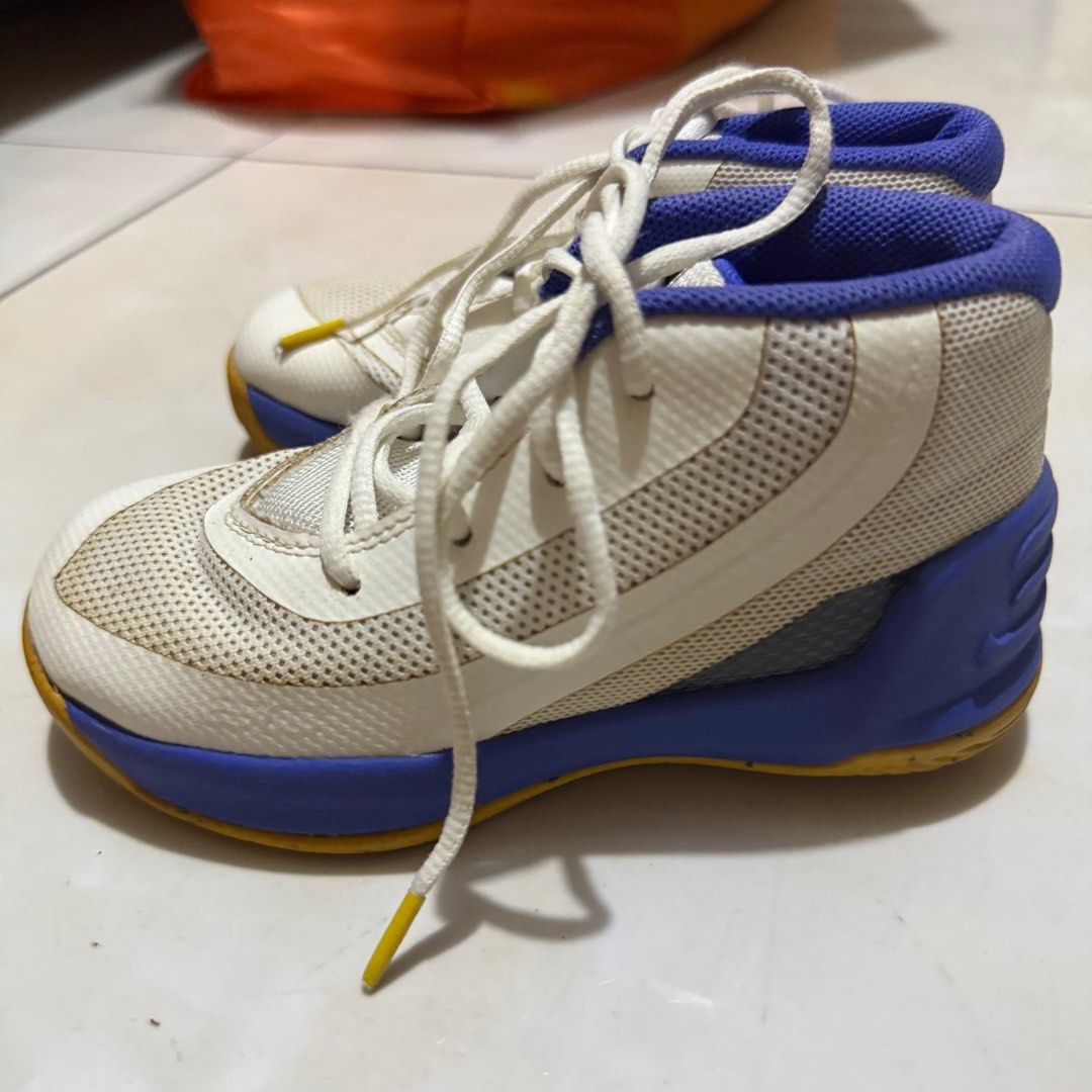 Under armour shoes (Category: Babies & Kids Fashion) located in Manila. Submitted by sofiasdecluttering (Listing ID 1381544104, Image 1). Description: Under armour rubber shoes for toddler boy Actual size: 16-17cm.