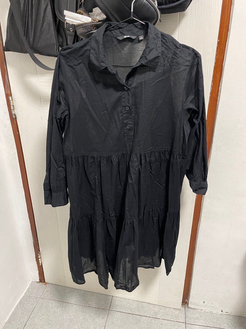 Uniqlo tiered dress (Category: Dresses) located in Valenzuela. Submitted by declutter028 (Listing ID 1381552477, Image 1). Description: Uniqlo dress.