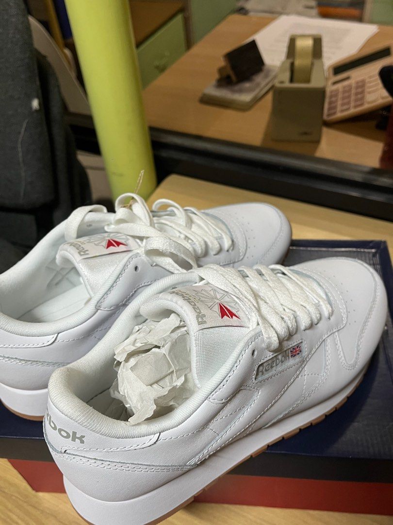 [UNISEX] REEBOK CLASSIC LEATHER RUNNING (Category: Sneakers) located in Cebu City. Submitted by bingcha_stop (Listing ID 1381633707, Image 3). Description: - USA size 8 - brand new! never used - can do negotiations! feel free to dm lang.