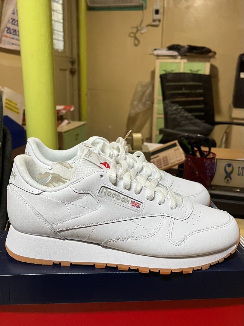 [UNISEX] REEBOK CLASSIC LEATHER RUNNING (Category: Sneakers) located in Cebu City. Submitted by bingcha_stop (Listing ID 1381633707, Image 1). Description: - USA size 8 - brand new! never used - can do negotiations! feel free to dm lang.