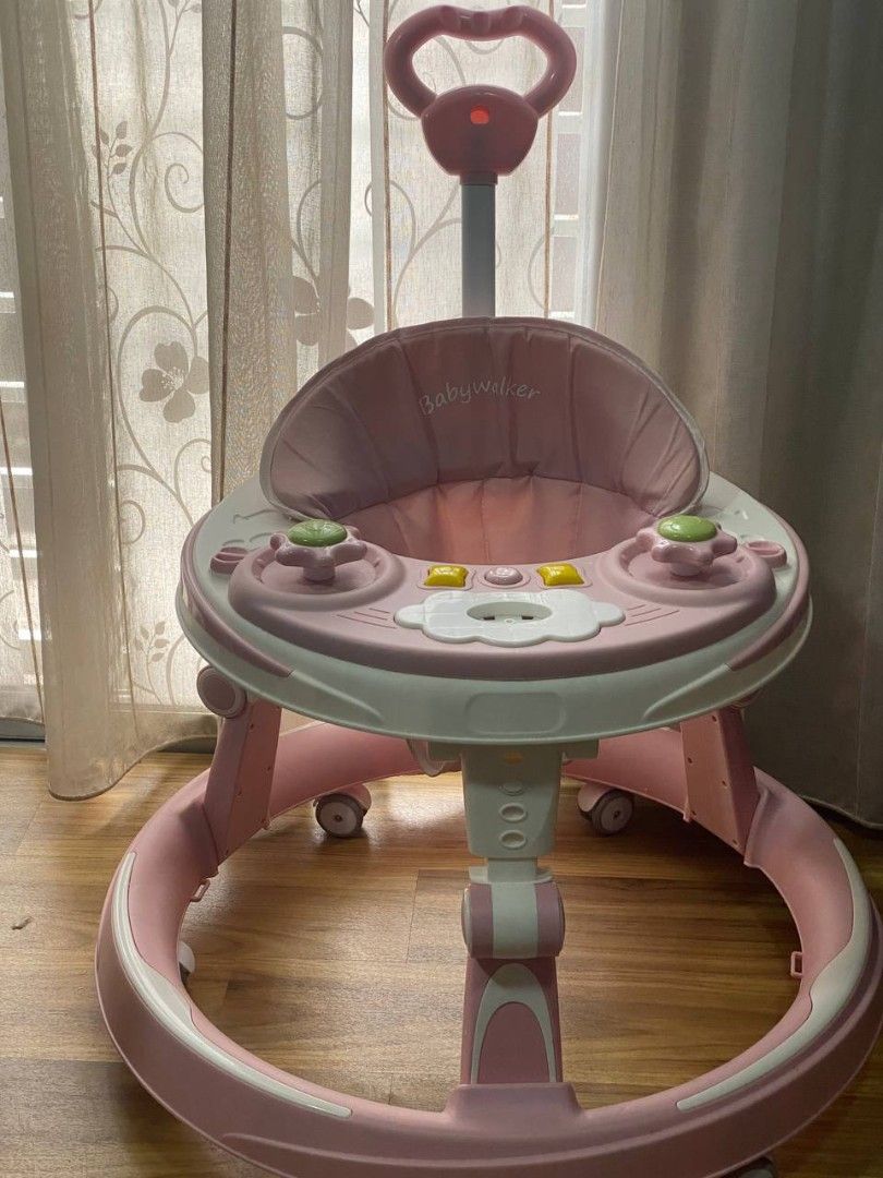 Walkers (Category: Infant Playtime) located in Kuala Lumpur. Submitted by hanah0411 (Listing ID 1381560595, Image 1). Description: .