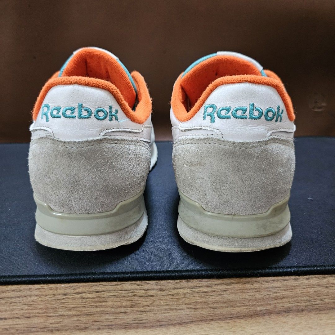 White Leather Reebok Casual Shoes (Category: Casual Shoes) located in Caloocan City. Submitted by badjoooooon (Listing ID 1381621035, Image 2). Description: Rebook White Casual Shoes - Size 9 Men - lightly used - may konting himulmol lang po sa loob from socks wala na po box. RFS: - Goods na goods pa ung shoes di na po nagagamit. - Decluttering MOD - Pick-up only - lalamove / grab - Shipping fee is care of by the buyer. MOP - Gcash - Maya - Bank 