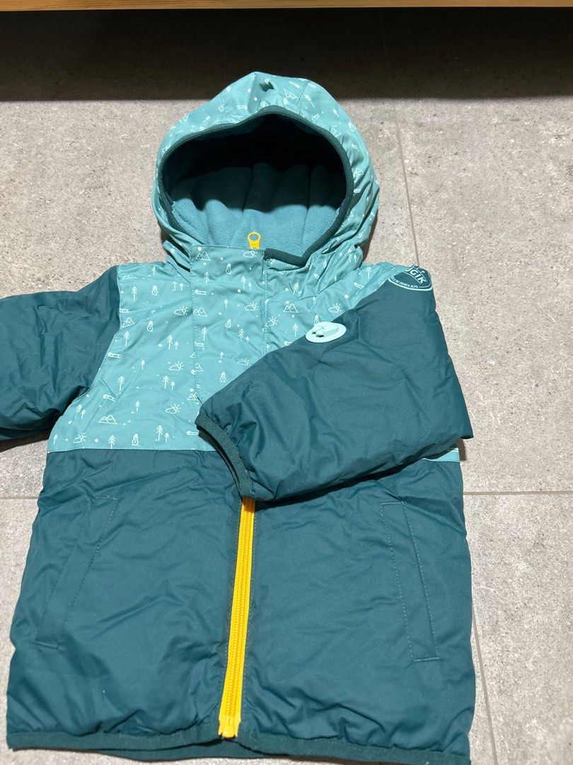 Winter Jacket (Category: Babies & Kids Fashion) located in Singapore. Submitted by jezamine (Listing ID 1381493461, Image 2). Description: Shoulder to Shoulder 28cm Body Length 41cm Sleeve Length 34cm Waist (all round) 62cm.