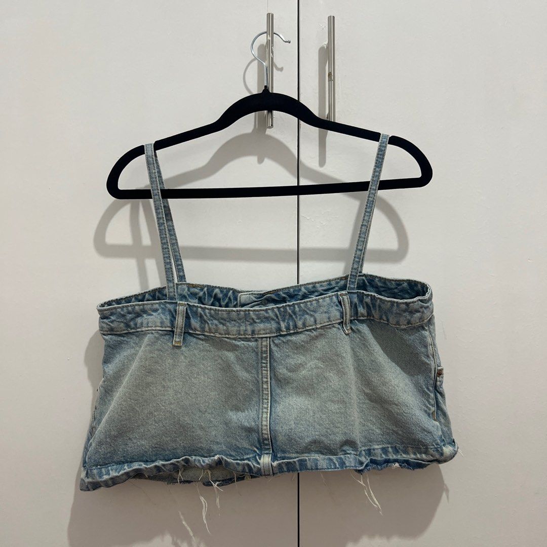 Zara Denim Crop Top (Category: Sleeveless) located in Quezon City. Submitted by dpdpdpdump (Listing ID 1381477686, Image 3). Description: Size: Large Shipping c/o buyer. Can use Grab, Lalamove Location: Quezon City Payment via GCash or BPI. Can share QR codes for both.