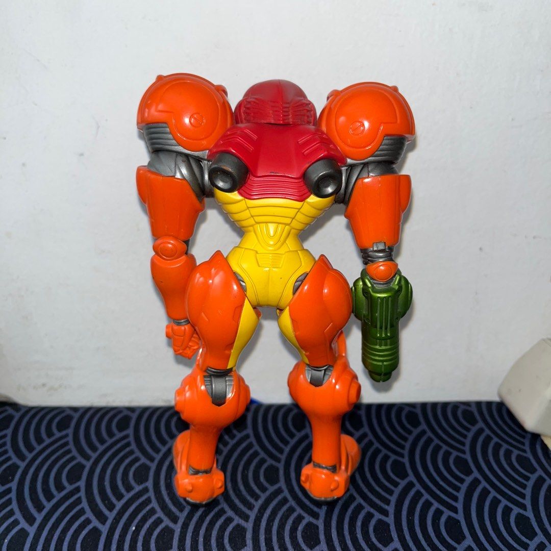 2003 Nintendo Power Metroid - Samus Aran Joyride Studios (Category: Nintendo) located in Antipolo. Submitted by roktin_collectibles (Listing ID 1378178171, Image 2). Description: 2003 Nintendo Power Metroid - Samus Aran Joyride Studios Price: ₱6000 >> ₱5500 Location: Antipolo.
