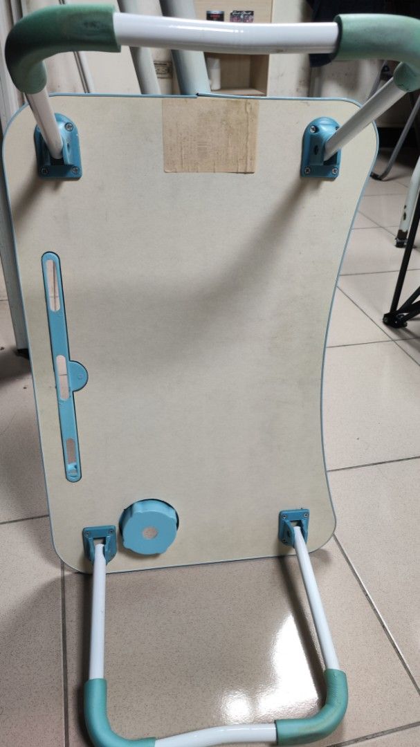 由 longhand (刊登 ID 1378307985，圖片 2) 提交，位於 桃園市 (Taoyuan) 的 折疊桌 folding table (類別：桌子)，說明：有使用痕跡 售出不退貨 桃園區可面交 There are traces of use No returns after sale。